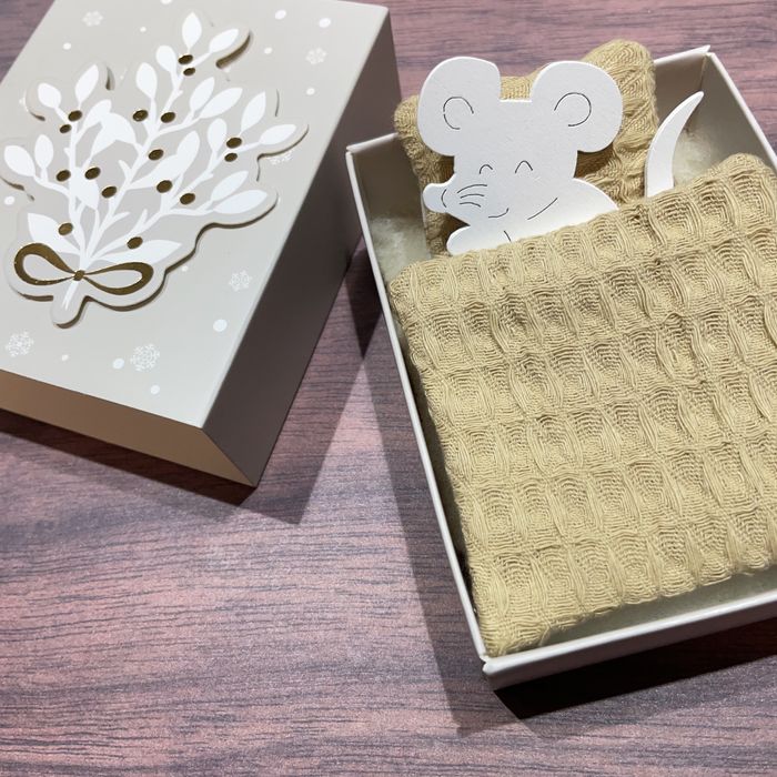 Zestaw prezentowy łóżeczko-pudełeczko dla myszek maileg łóżko pościel