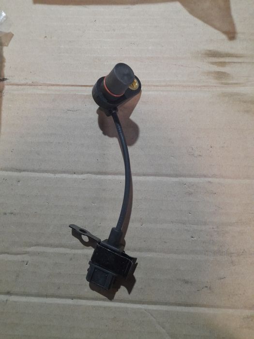 Продаю датчик колінвала на Chevrolet Epica