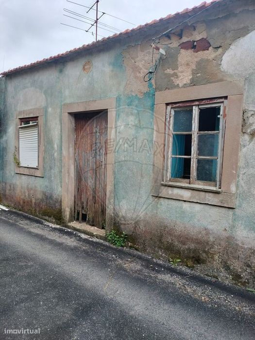 T4 Detached House for Sale