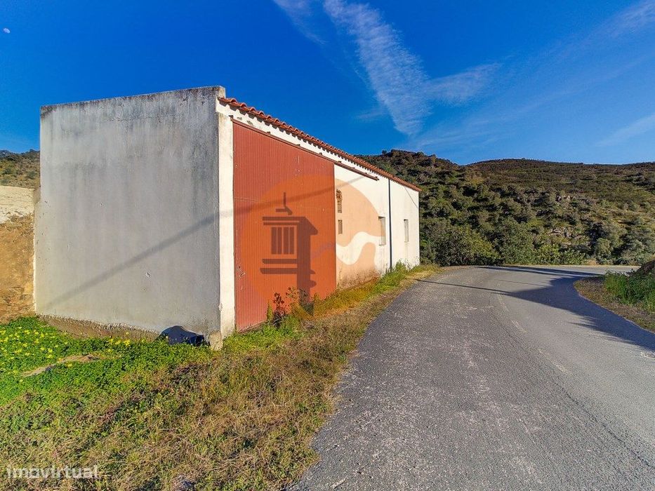Armazem Junto A Aldeia De Fortes Em Castro Marim - Algarve