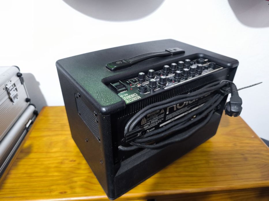 Roland AC 60 guitarra e voz