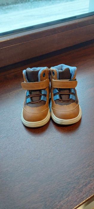 Buciki dziecięce, ocieplane, nowe, r21