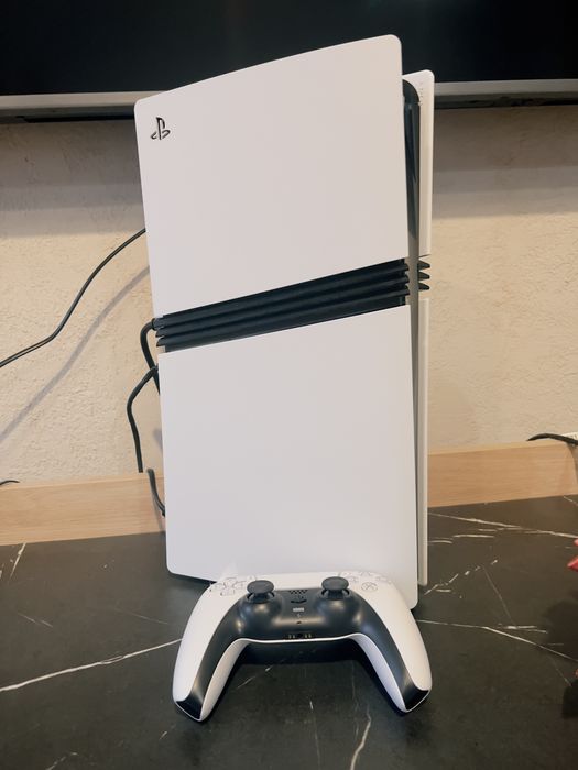 Konsola PS5 PRO 2 TB