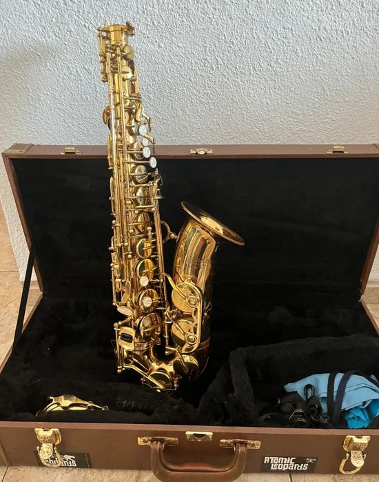 Saxofone alto Conn Selmer Prelude AS700