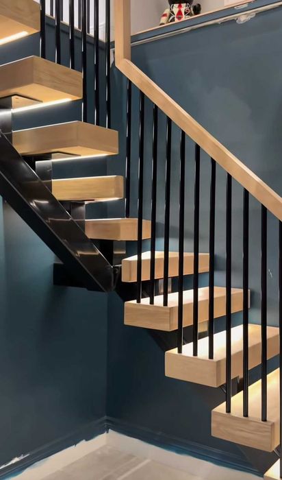 Schody na konstrukcji