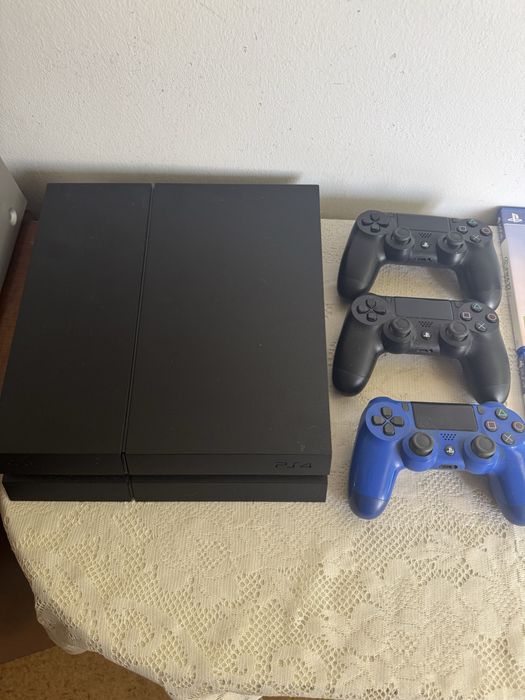 Ps4 slim com 3 comandos + 7 jogos