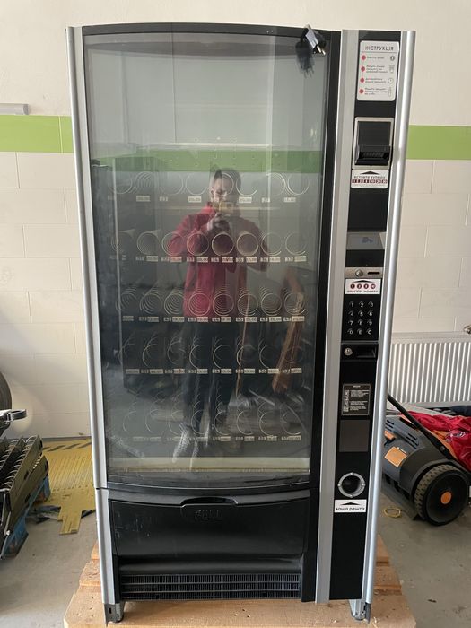 Продам вендінговий автомат necta sfera