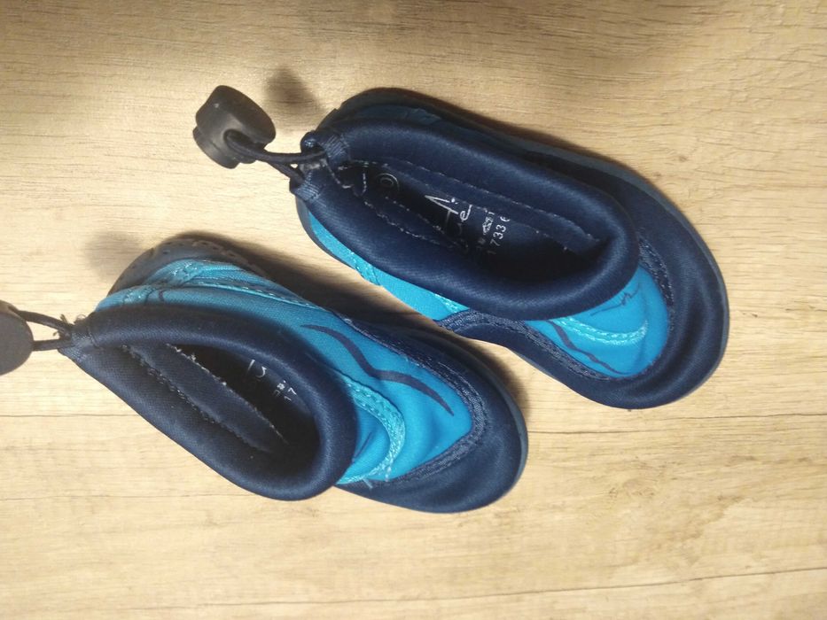 Buty dziecięce do wody