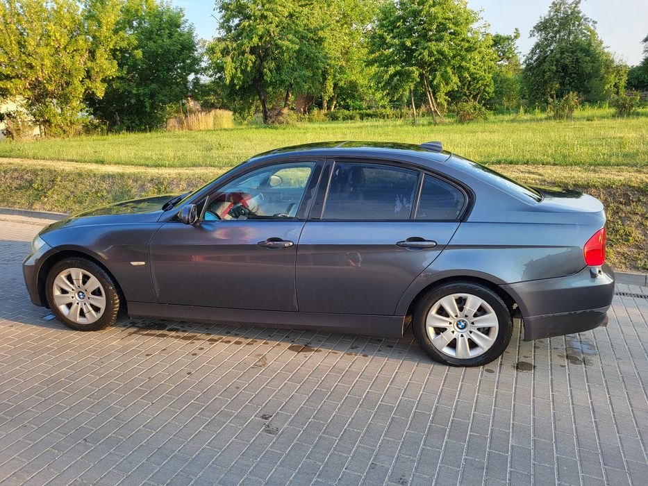 BMW E90 318 i 2007r