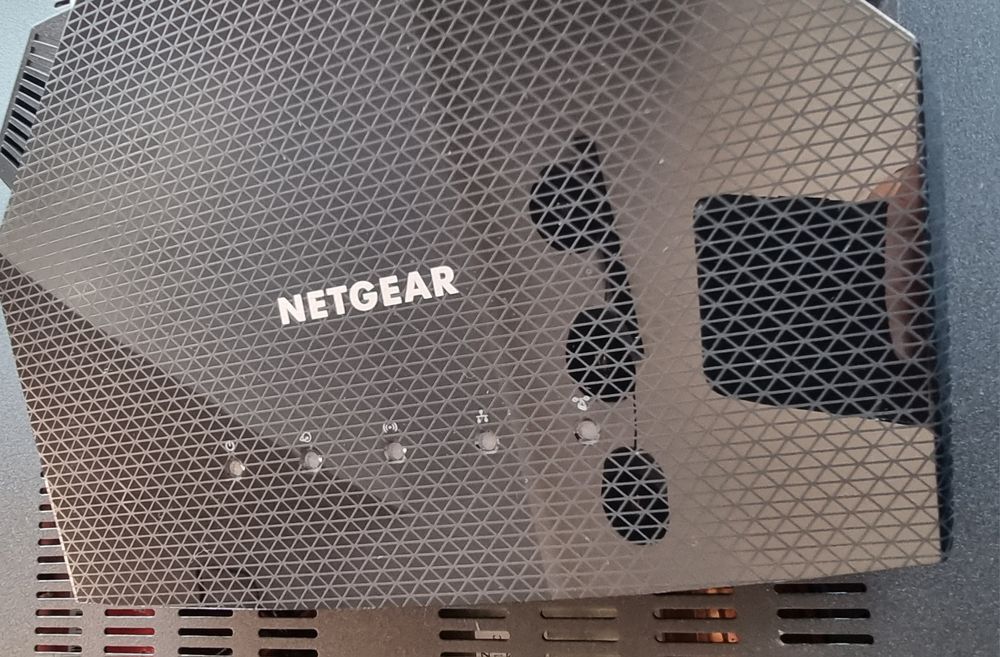 Router Netgear RAX10 WiFi 6 – używany, stan bdb, zasilacz