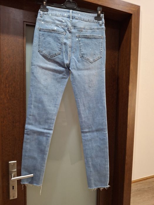 Calça de ganga com brilhantes