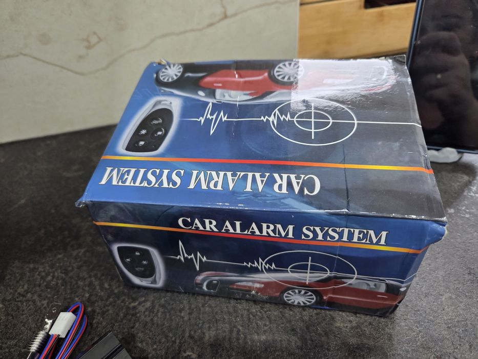 Zestaw alarmowy samochodowy 12VDC 4 przyciski 20W