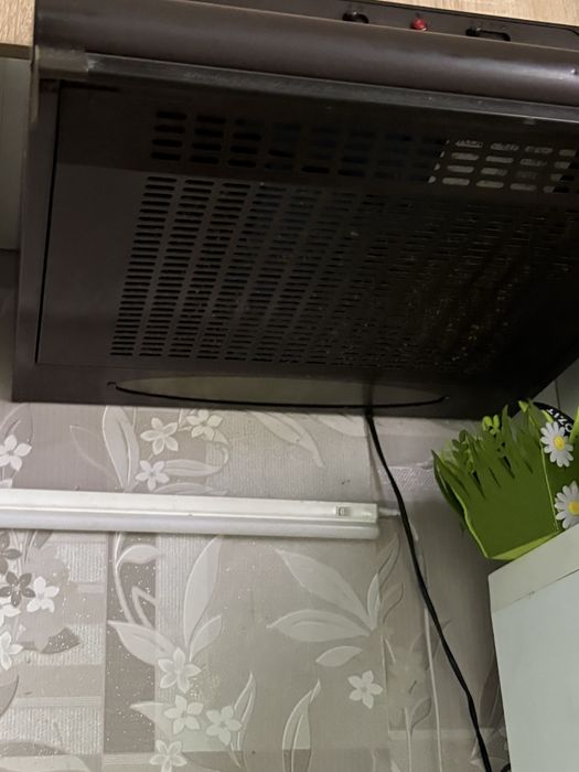 Продам вытяжку бу рабочая
