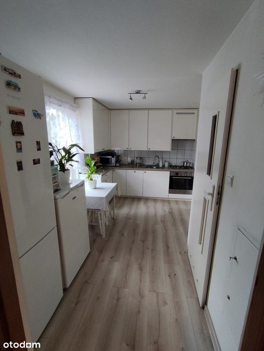 Dom wolnostojący fotowoltaika, klimatyzacja, duża działka .REZERWACJA.