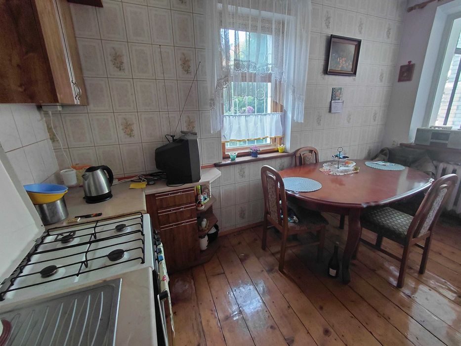Продається великий будинок 170 кв.м в селі Вислобоки  - за 12 км від Львова