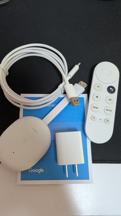 Медіаплеєр Google Chromecast 4K with Google TV (Snow)