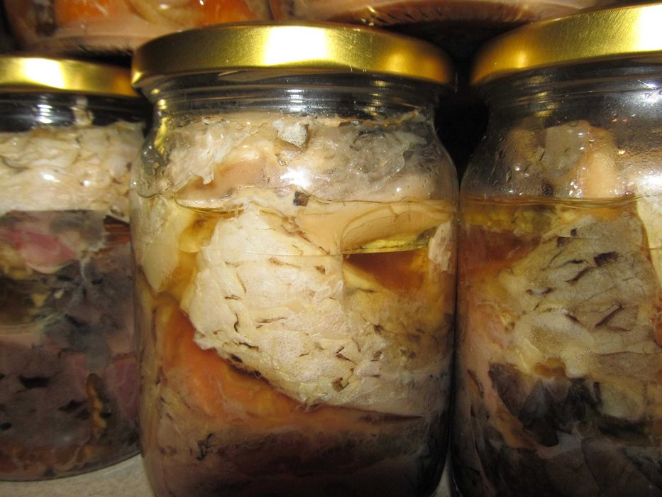 Короп | Cом | Товстолоб | Скумбрія | Кілька | Тушонка | Консерви |Каши