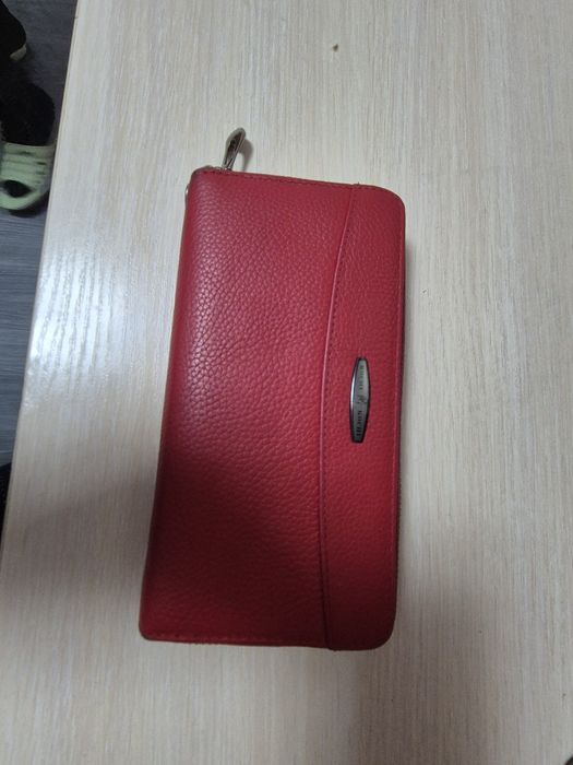 Продам кожаный кошелек 300