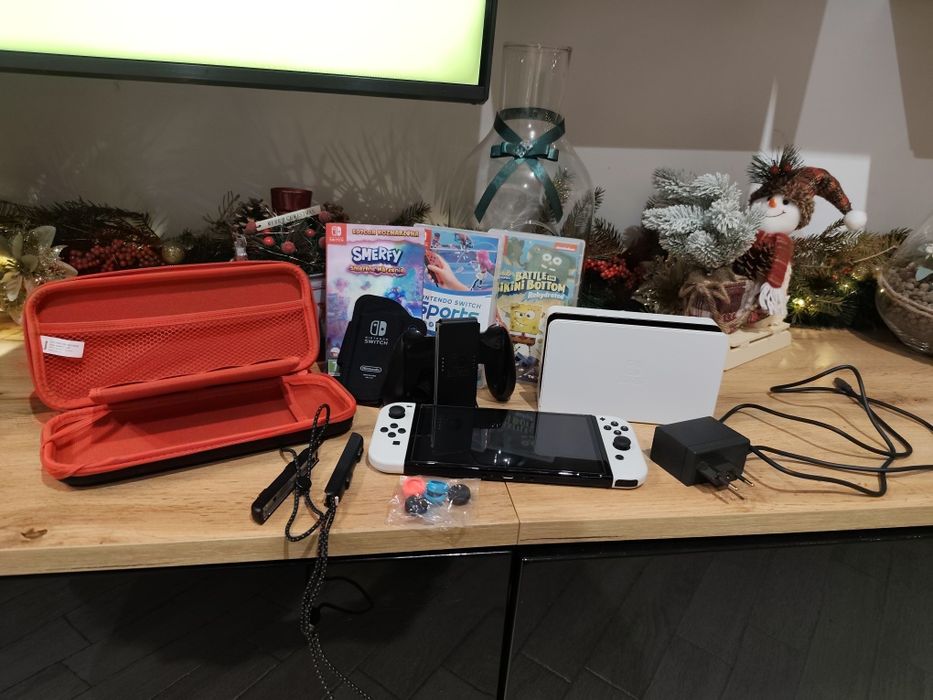 Nintendo Switch OLED – bardzo dobry stan + gry + akcesoria