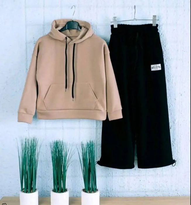 Спортивний костюм для дівчат