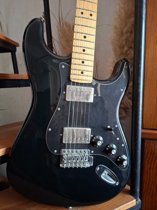 Fender Blacktop Stratocaster HH MIM + Case Rígido (Excelente Estado)