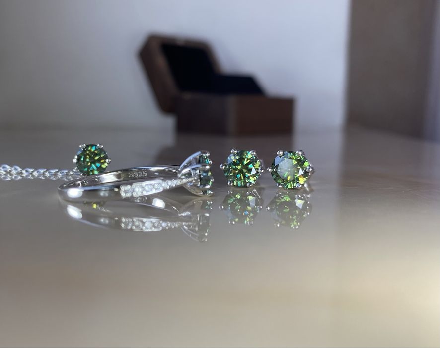 Муасаніт конкурент діамантів синьо-зелений муассанит