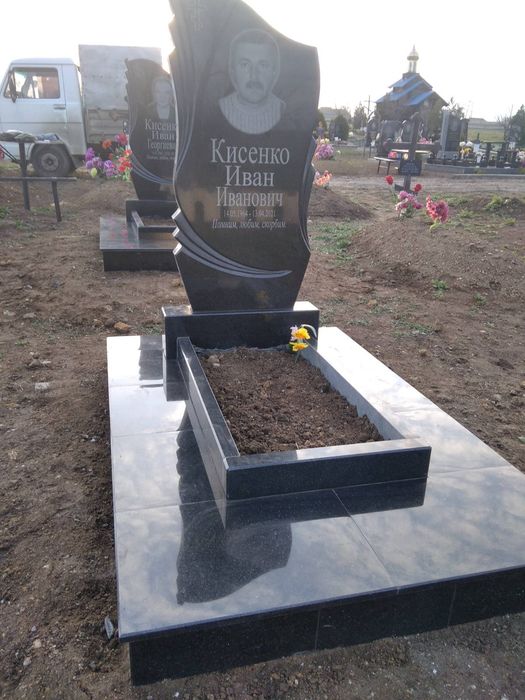 Гранитные памятники любой сложности без предоплат