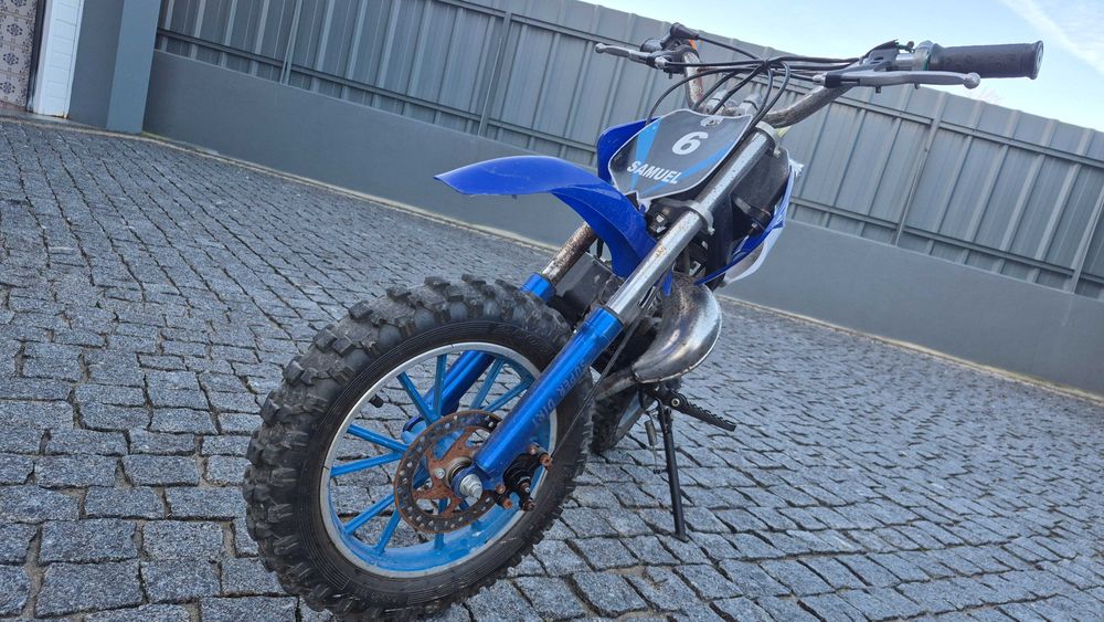 MINI MOTO 50CC 2 TEMPOS A FUNCIONAR A 100%-PURA DIVERSÃO PARA CRIANÇAS