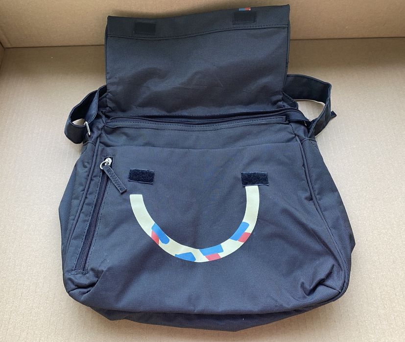 Mala/bolsa azul (muito completa)