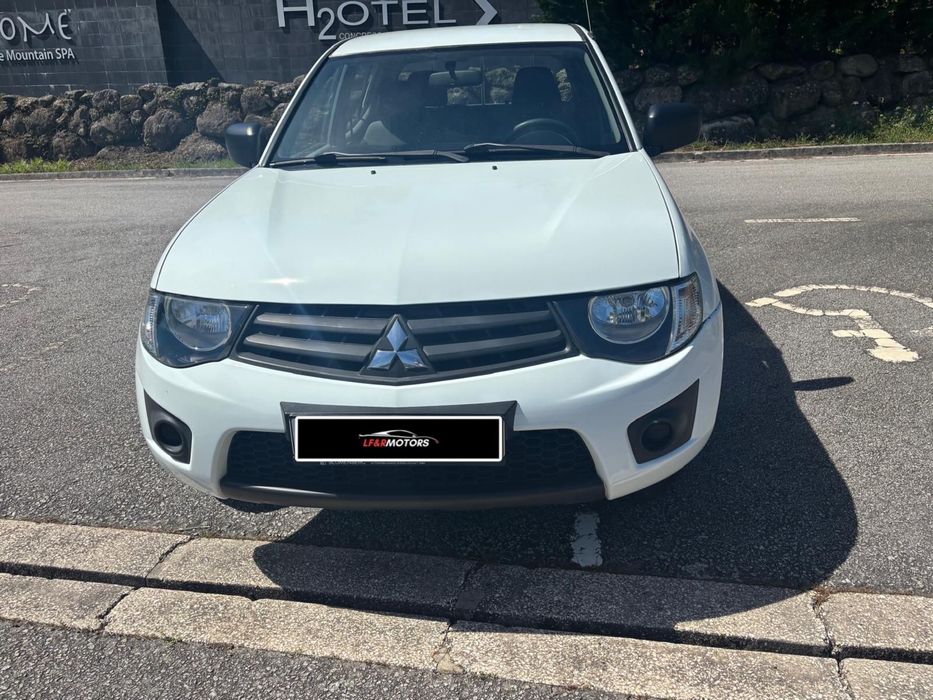 Mitsubishi L200  …..