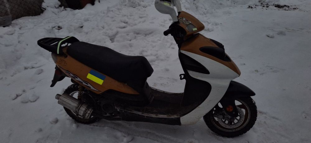 Скутер.мопед. продам