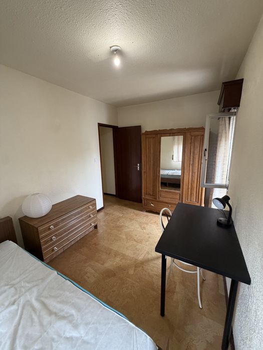 Alugo quarto para estudante em Tomar