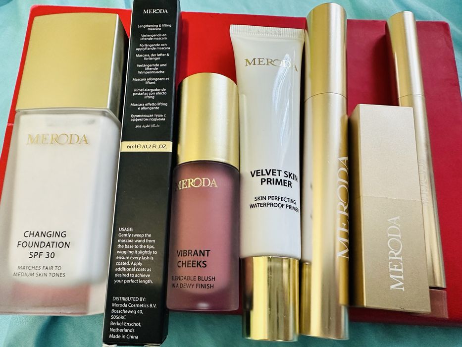Meroda cosmetics (30 SPF podkład, primer, tusz, szminka, blush shimmer