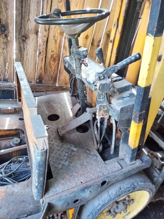 вилочний навантажувач ЕВ 717 виробництва Болгарія