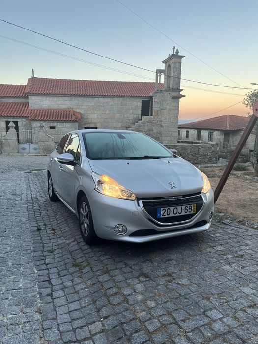 Peugeot 208 Allure 1.2