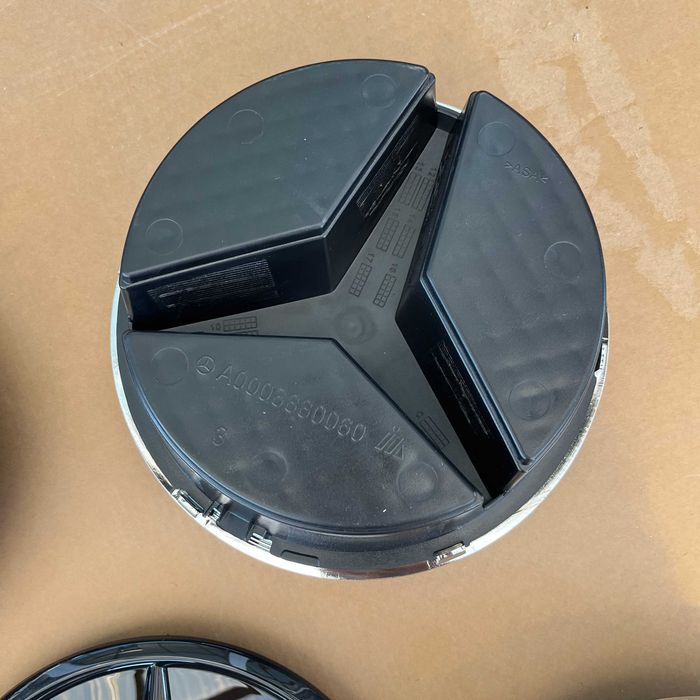 Значок емблема в решітку Mercedes Мерседес звезда W217W292C257X156W207