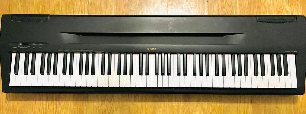Piano Yamaha P-60
