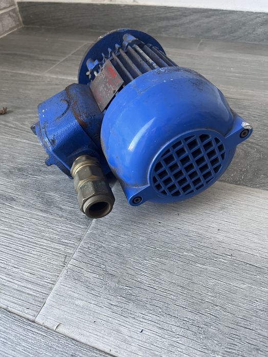 Motor elétrico cemp