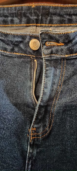 Продаю джинси -мом