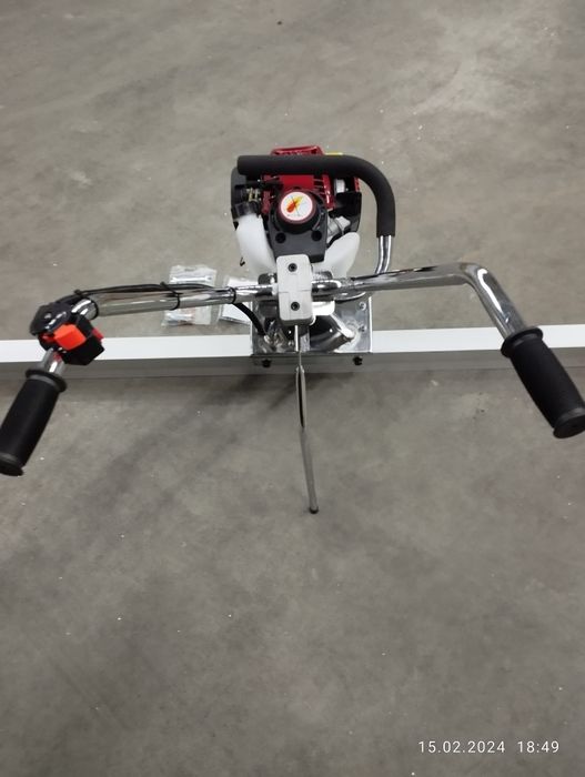 Spalinowa listwa wibracyjna Łata, silnik typ: Honda Gx35 moc: 1,6kw