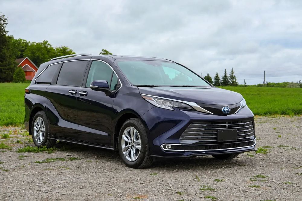Toyota Sienna Toyota Sienna 2022 | AWD | Limited | 2.5 Hybryda 245 koni | 7 osobowa