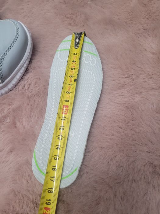 Byty sportowe sneakersy dziewczęce 27