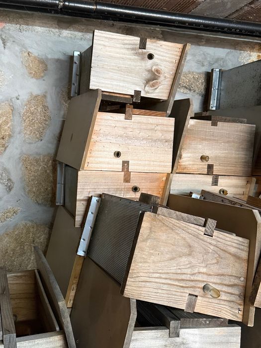 Alças, secador de pólen, capta pólen e alças usadas