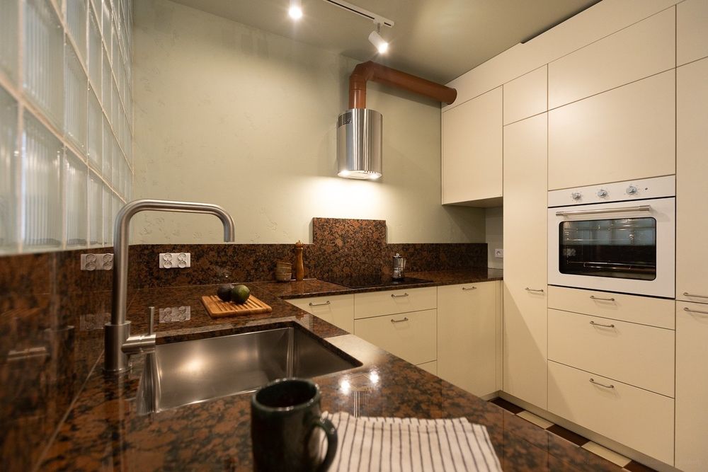 Pokój z balkonem w bloku z 2025r. | ×× umowa na 2 lub 12 m-cy××  I  4 piętro |  12 m²  |  5 min od Dworca Głównego - View 2