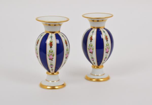 Jarra Arte Nova em vidro pintado a ouro fino.