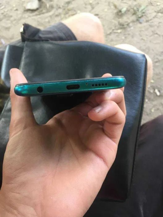 Продам обменяю телефон