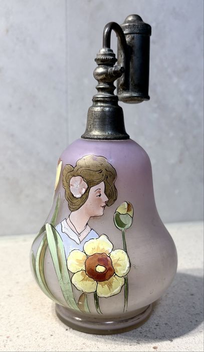Rare antique perfume bottle in opaline glass, hand-enameled, 1920s