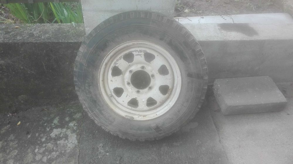 pneu suplente 4x4 jipe R16 furação nissan