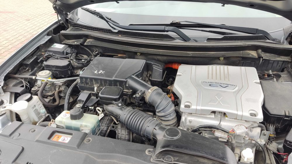 Mitsubishi Outlander 2,0 phev 2013