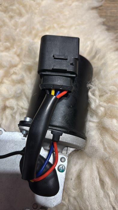 Двигун склоочисника